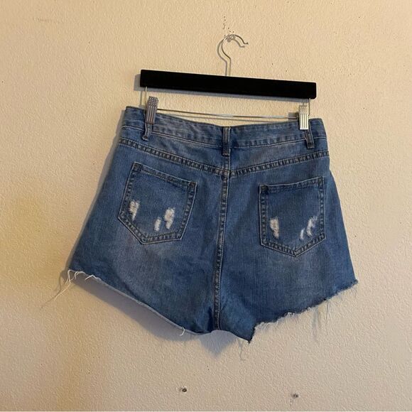 High waisted distressed jean shorts - Picture 6 of 10